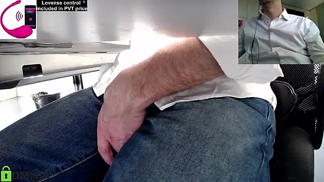 Snapshot of pliko chatting on 03/03/25, 02:59 pliko online show from 03/03/25, 02:59