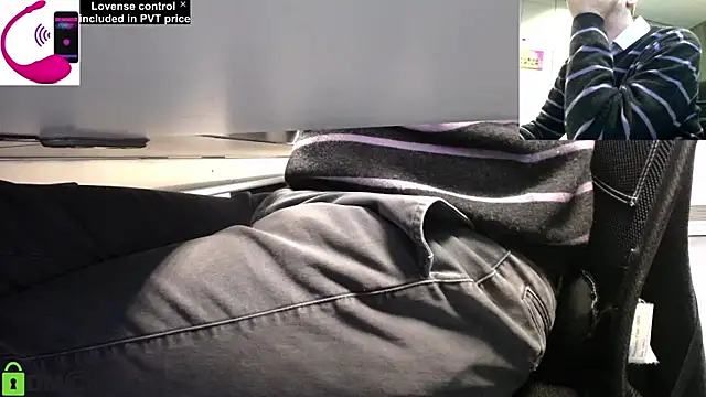 Snapshot of pliko chatting on 03/10/25, 03:30 pliko online show from 03/10/25, 03:30