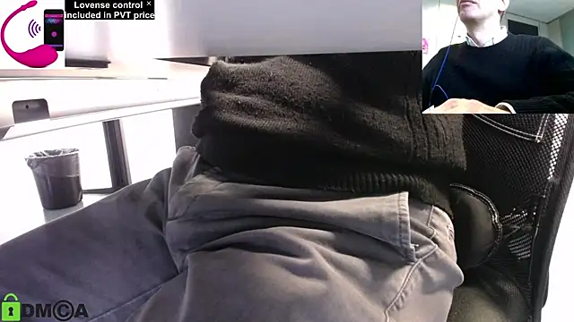 Snapshot of pliko chatting on 03/12/25, 09:44 pliko online show from 03/12/25, 09:44