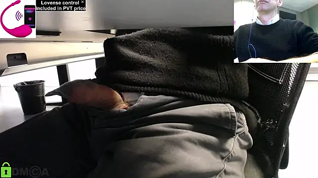 Snapshot of pliko chatting on 03/12/25, 03:40 pliko online show from 03/12/25, 03:40