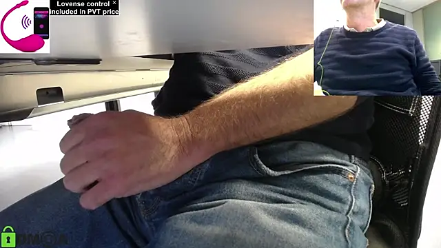 Snapshot of pliko chatting on 10/01/25, 12:55 pliko online show from 10/01/25, 12:55