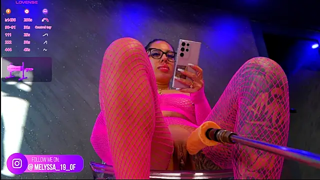 im-your-lovee online show from 10/11/25, 06:12