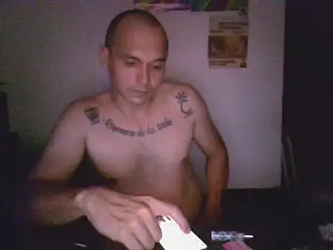 Snapshot of universitario-col chatting on 03/07/25, 01:42 universitario-col online show from 03/07/25, 01:42