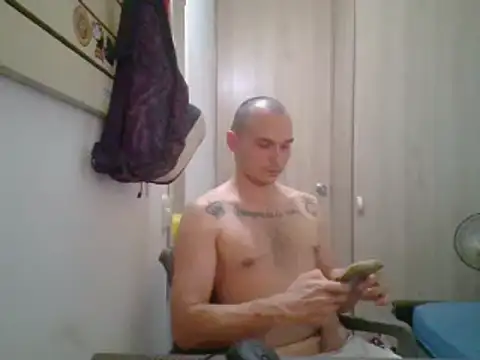 Snapshot of universitario-col chatting on 09/28/25, 04:29 universitario-col online show from 09/28/25, 04:29