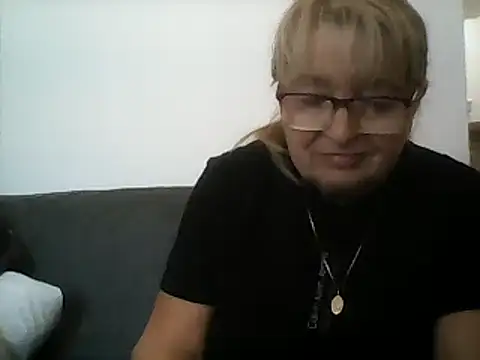 Snapshot of Etasulla_Bulab chatting on 12/17/24, 02:33 Etasulla Bulab online show from 12/17/24, 02:33