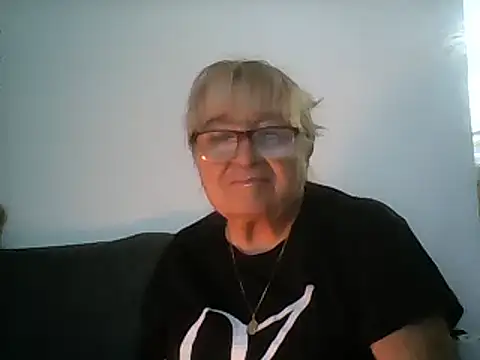 Snapshot of Etasulla_Bulab chatting on 11/24/25, 01:11 Etasulla Bulab online show from 11/24/25, 01:11