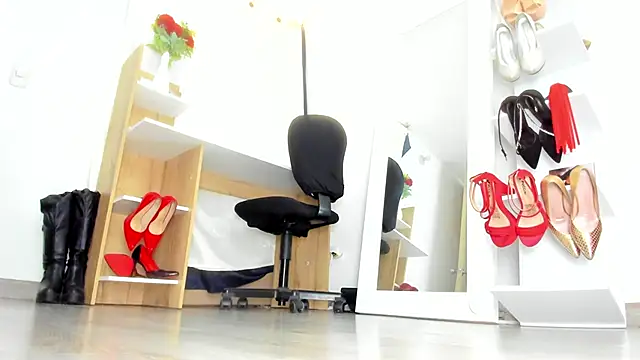 MIss Kendall  online show from 10/08/25, 07:11