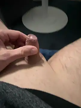 Snapshot of Blo666@xh chatting on 03/01/25, 11:47 Blo666xh online show from 03/01/25, 11:47