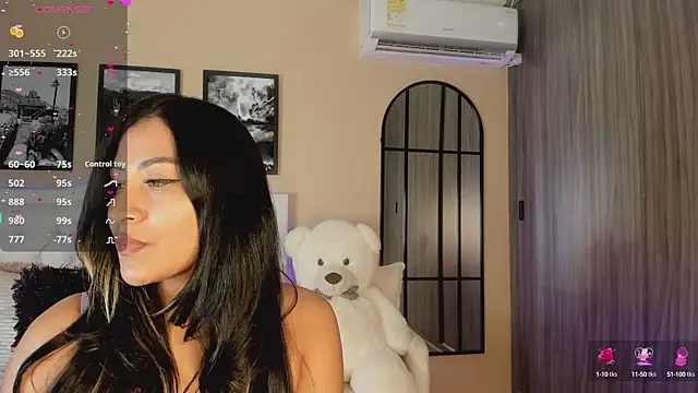 Snapshot of Rubyross21 chatting on 10/17/25, 12:14 Rubyross21 online show from 10/17/25, 12:14