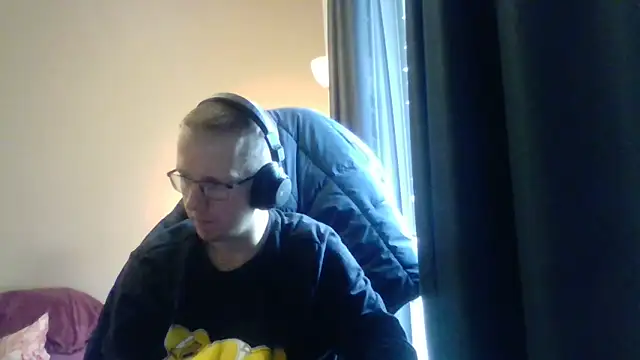 David250692 online show from 10/29/25, 10:28