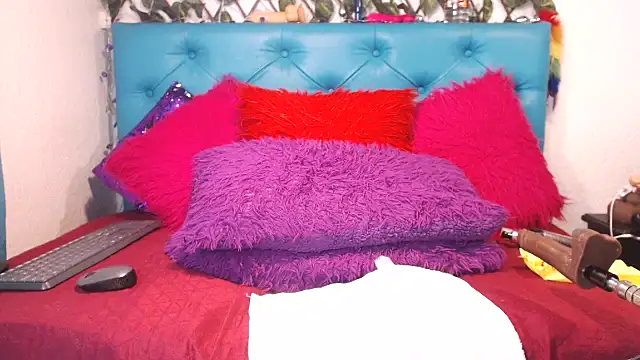 SARAWILLS online show from 11/03/25, 02:07