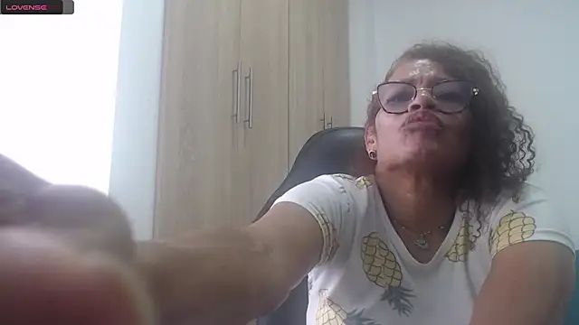 BustyMilf  online show from 01/28/25, 04:30
