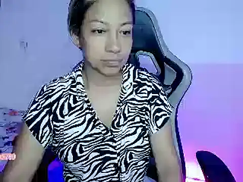 ninatiny online show from 12/07/24, 11:51