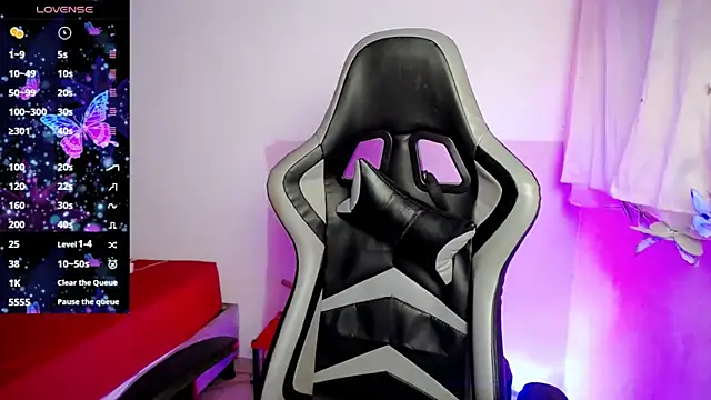 ninatiny online show from 01/08/25, 09:32