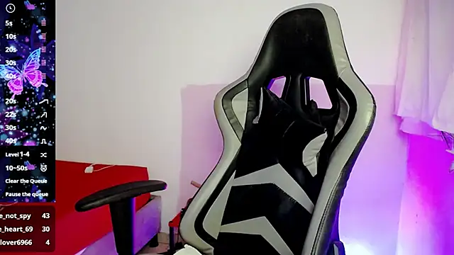 ninatiny online show from 01/11/25, 12:50