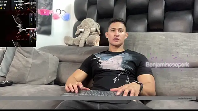 Snapshot of BenjaminCooperk chatting on 11/15/25, 07:05 BenjaminCooperk online show from 11/15/25, 07:05
