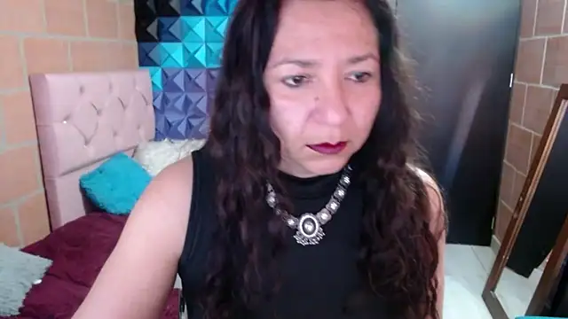 katifoxx online show from 01/17/25, 06:33