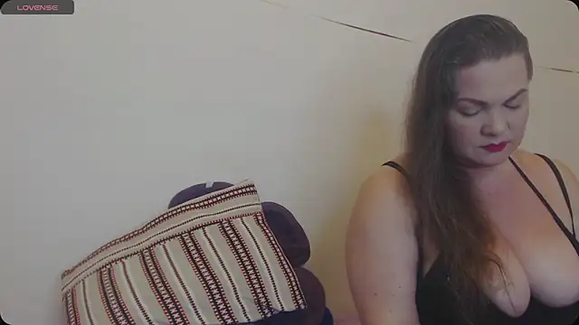 Snapshot of Lady_Adrianna chatting on 09/16/25, 08:10 Lady Adrianna online show from 09/16/25, 08:10