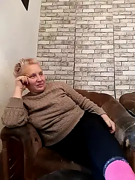 Snapshot of Cerd_Ayaz chatting on 10/30/25, 06:59 Cerd Ayaz online show from 10/30/25, 06:59