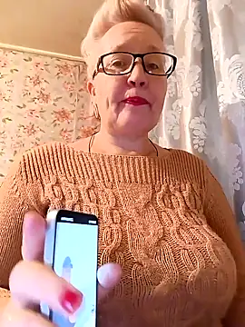 Snapshot of Cerd_Ayaz chatting on 11/01/25, 04:03 Cerd Ayaz online show from 11/01/25, 04:03