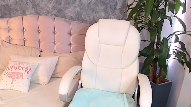 niko robin online show from 03/21/25, 06:07