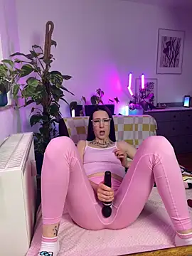 Trixie-Tainted online show from 02/13/25, 06:16