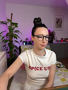 Trixie-Tainted online show from 03/17/25, 11:00