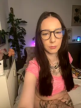 Trixie-Tainted online show from 09/19/25, 12:17