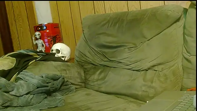 snickers1 online show from 10/13/25, 08:03