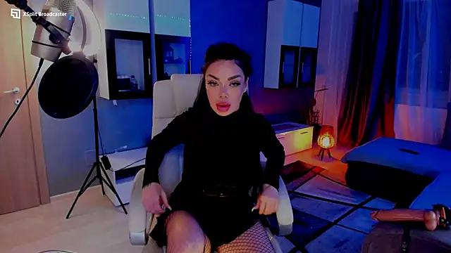 Snapshot of Miss_kay1111 chatting on 12/04/24, 07:34 Miss kay1111 online show from 12/04/24, 07:34