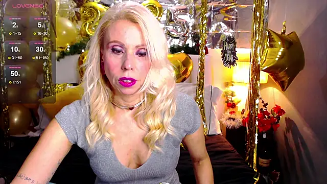 Luci evans online show from 12/31/24, 11:06