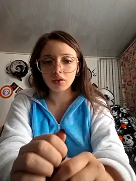 Snapshot of linda-schmidt chatting on 10/19/25, 03:56 linda-schmidt online show from 10/19/25, 03:56