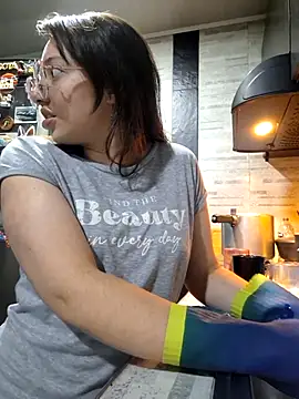 Snapshot of linda-schmidt chatting on 11/03/25, 11:48 linda-schmidt online show from 11/03/25, 11:48