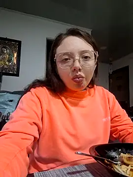 Snapshot of linda-schmidt chatting on 11/09/25, 10:19 linda-schmidt online show from 11/09/25, 10:19