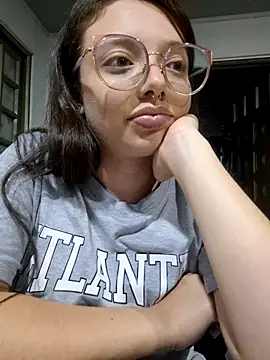 Snapshot of linda-schmidt chatting on 11/14/25, 03:38 linda-schmidt online show from 11/14/25, 03:38