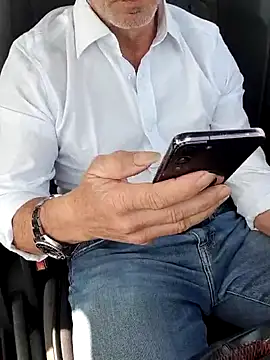 Snapshot of giorgio481510 chatting on 02/28/25, 09:47 giorgio481510 online show from 02/28/25, 09:47