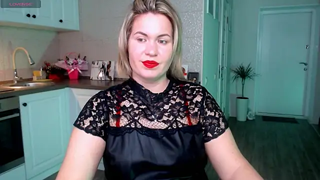 HotTiffani online show from 02/06/25, 08:39