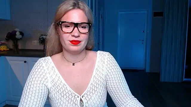 HotTiffani online show from 09/20/25, 06:31