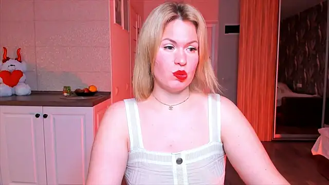 HotTiffani online show from 11/07/25, 05:46