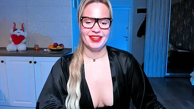 HotTiffani online show from 11/17/25, 06:52