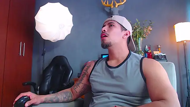 geirge teacherxx online show from 10/31/25, 03:35