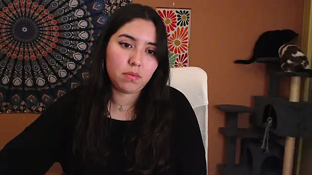 Snapshot of IntimateTales chatting on 12/18/24, 09:18 IntimateTales online show from 12/18/24, 09:18