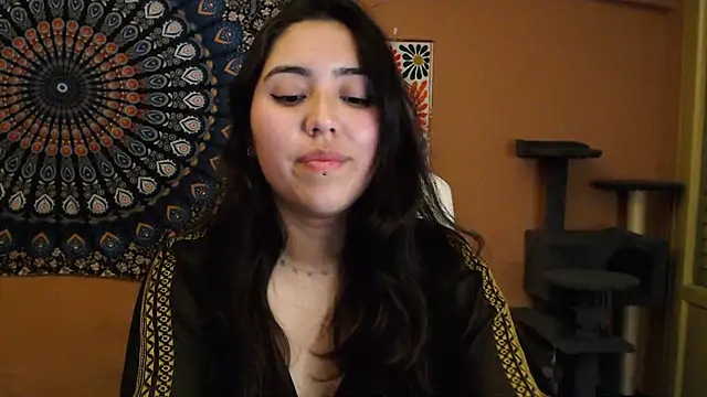 Snapshot of IntimateTales chatting on 02/08/25, 07:05 IntimateTales online show from 02/08/25, 07:05