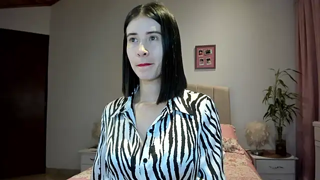 Snapshot of macarena_vallejo chatting on 09/25/25, 03:43 macarena vallejo online show from 09/25/25, 03:43