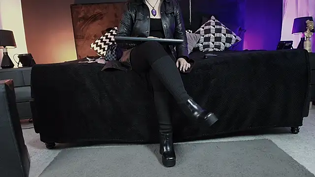 Snapshot of _Jade_16 chatting on 09/23/25, 11:46 Jade 16 online show from 09/23/25, 11:46