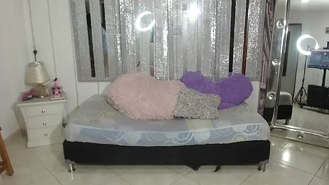 Snapshot of mijal_queen chatting on 01/18/25, 02:25 mijal queen online show from 01/18/25, 02:25