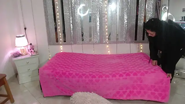 Snapshot of mijal_queen chatting on 02/08/25, 02:26 mijal queen online show from 02/08/25, 02:26