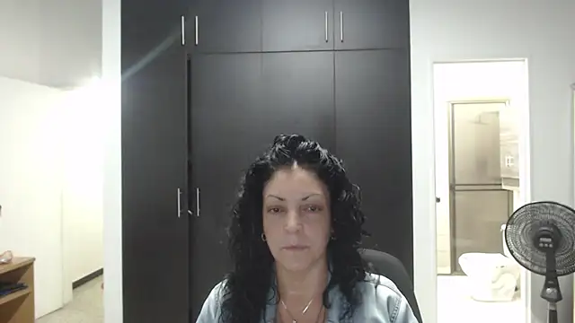 Snapshot of mijal_queen chatting on 03/12/25, 02:41 mijal queen online show from 03/12/25, 02:41