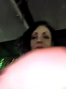 mijal queen online show from 10/19/25, 01:39