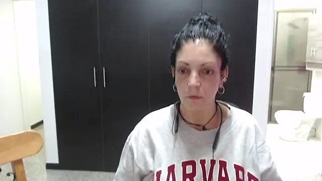 mijal queen online show from 10/25/25, 03:25